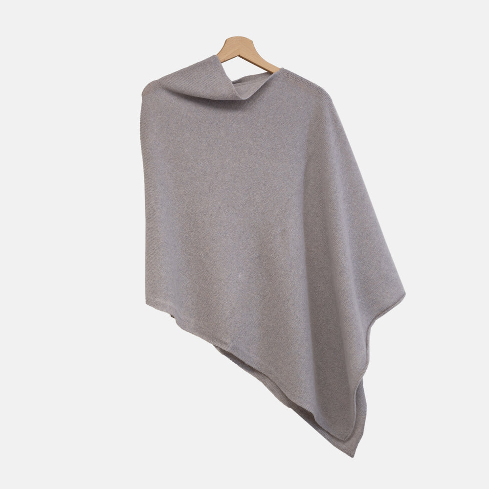 Mantella Asimmetrica in 100% Cashmere | Piuma