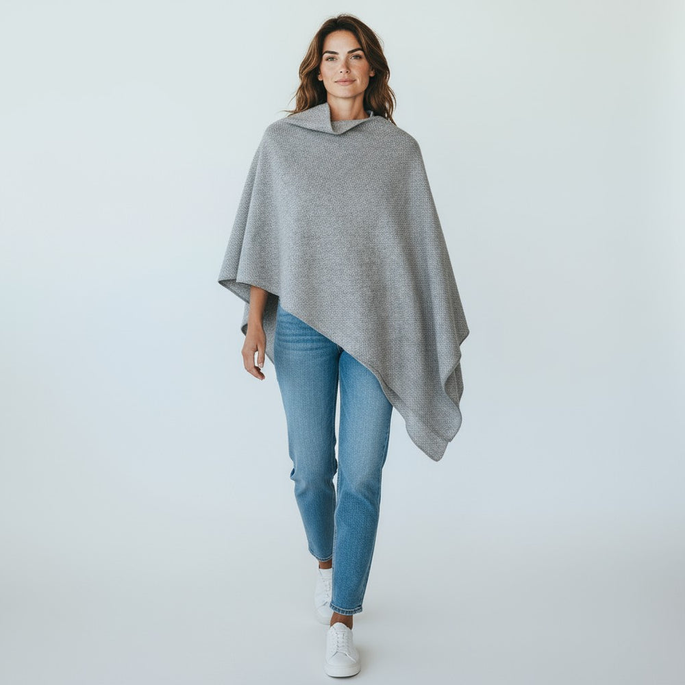 Mantella Asimmetrica "Modello Virgola" in 100% Cashmere | Gris Panna